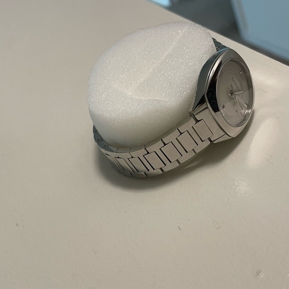 Authentic GUCCI
Stainless Steel Analog Bracelet Watch - Picture 5 of 6